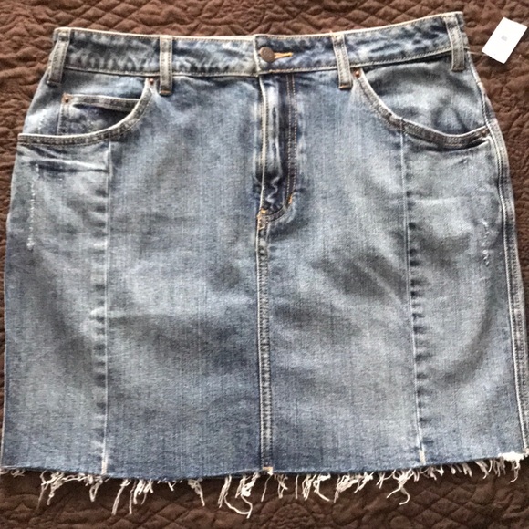 Old Navy Women’s Denim Skirt - Picture 5 of 5